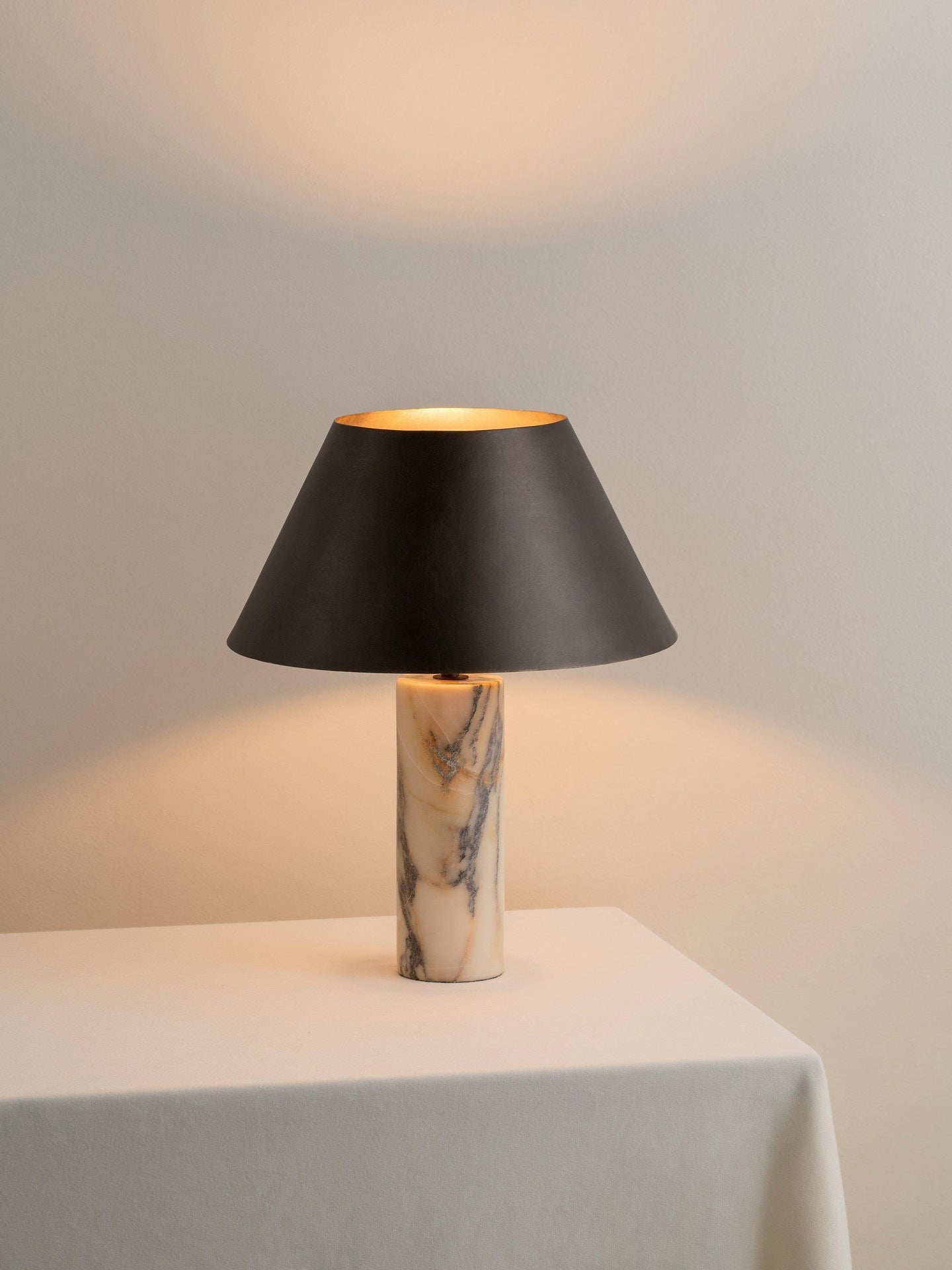 Lampe de Table Marble Elegance™ – Design Minimaliste